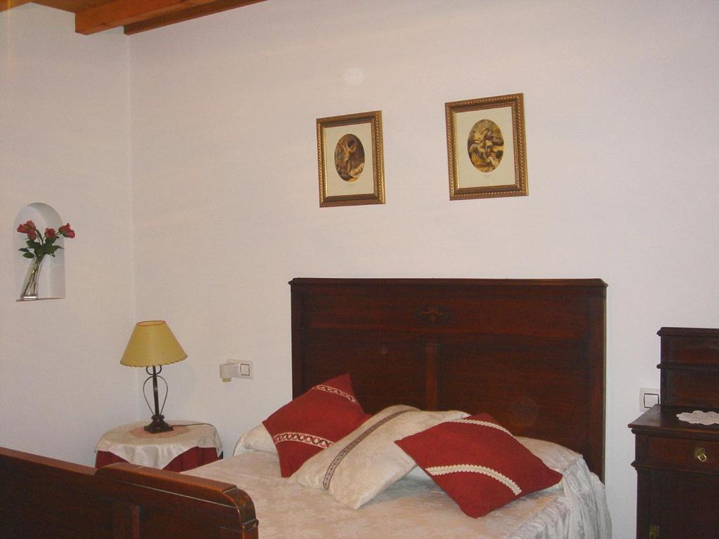 Apartamentos Buganvilla Villaluenga Del Rosario Habitación foto
